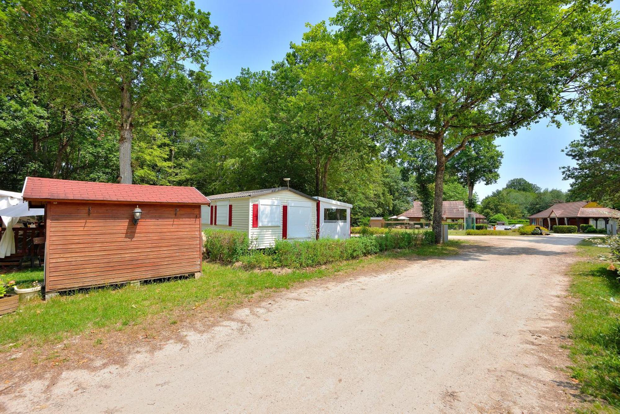Camping Etang De La Vallee Combreux Exteriér fotografie