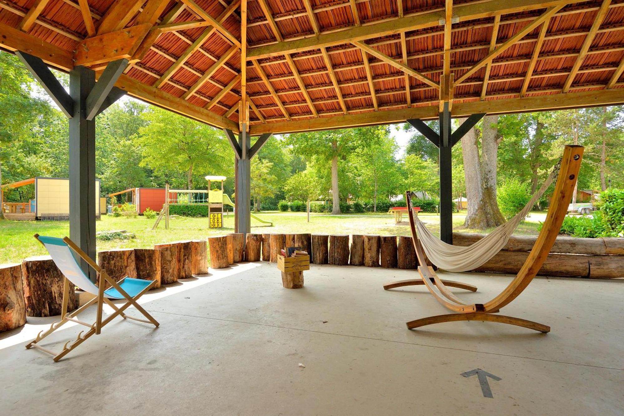 Camping Etang De La Vallee Combreux Exteriér fotografie