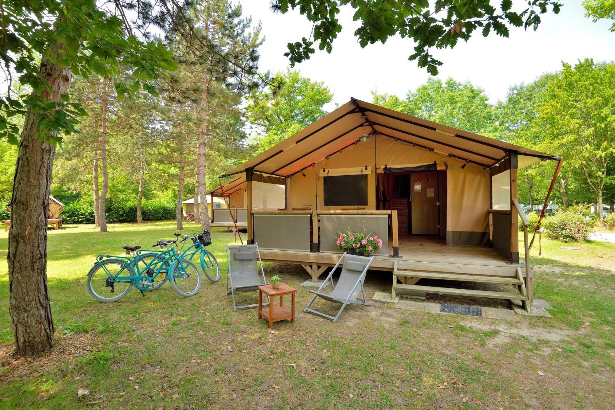 Camping Etang De La Vallee Combreux Exteriér fotografie